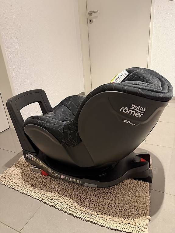 Britax Römer Seggiolini per auto: Britax Römer Dualfix i-Size – Usato da Wetzikon ZH venduto da Masterk 3