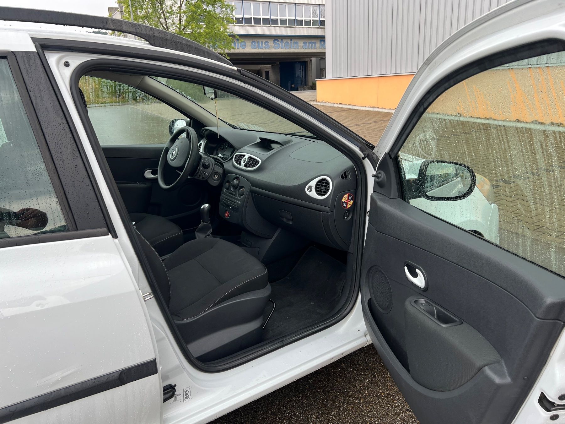 Renault Autos: Renault Clio 1.2 Kombi weiss mit MFK – Gebraucht aus Eschenz von steyr-92 9