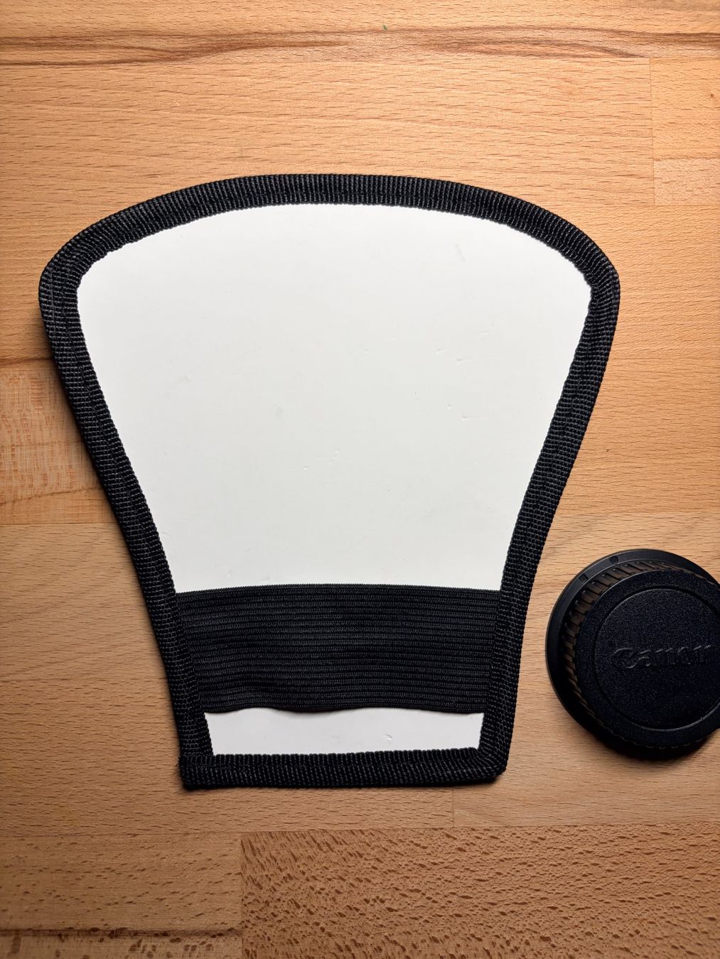 Flash: Réflecteur diffuseur réversible argent / blanc pour flash – Usato da Collombey venduto da malik.bkn 1