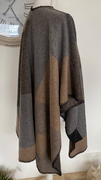 Altro in Moda donna: Cape Grösse M NEU – Usato da Brüttisellen venduto da kat_g7jv 2
