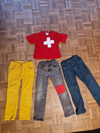3 paar Hosen, Schweizerkreuz Tshirt, 122/134