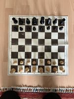 Schachbrett mit Schachfiguren, faltbar