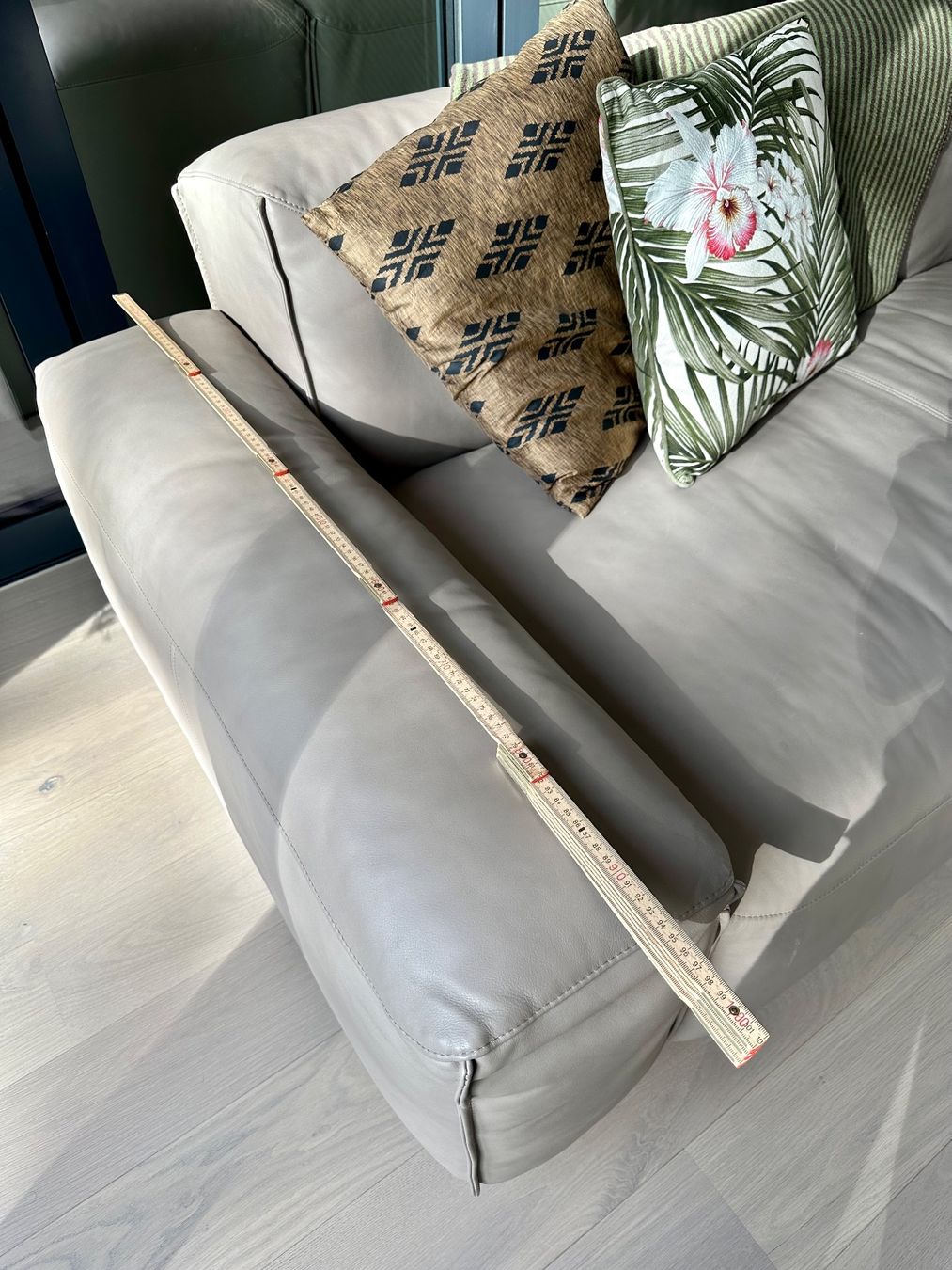 Rolf Benz Sofas: Original Rolf Benz Mio sofa – Gebraucht aus Uitikon Waldegg von  2