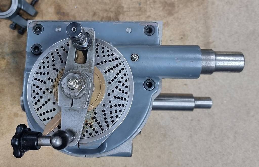 Schaublin Altro per industria metallurgica: Neigbarer Universal-Teilkopf – Usato da Zihlschlacht venduto da Fan2002 2