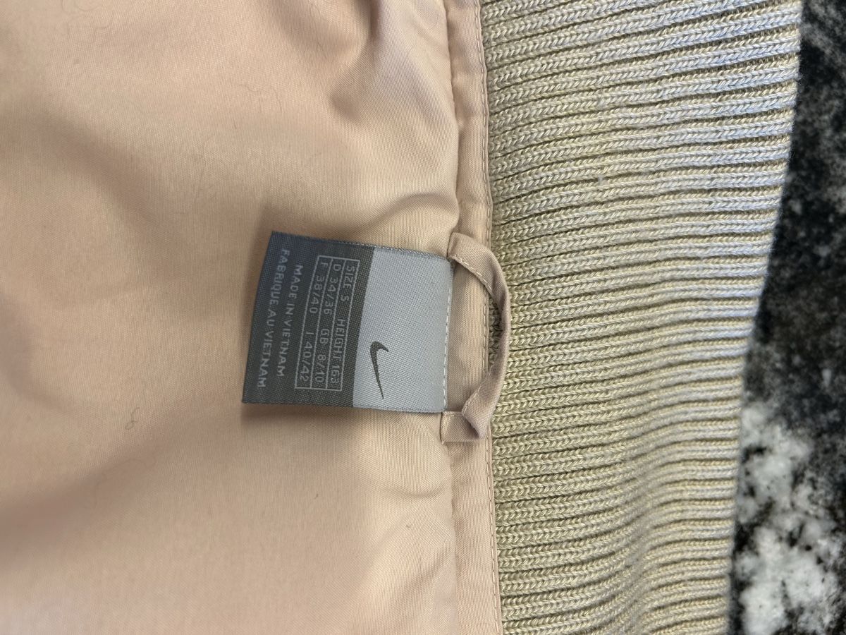 Cappotti: Nike Daunenmantel beige – Usato da Oberrieden venduto da SolarisZH 8