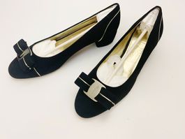 Salvatore Ferragamo 'Vara Pippin' Scarpe in scamosciata nere
