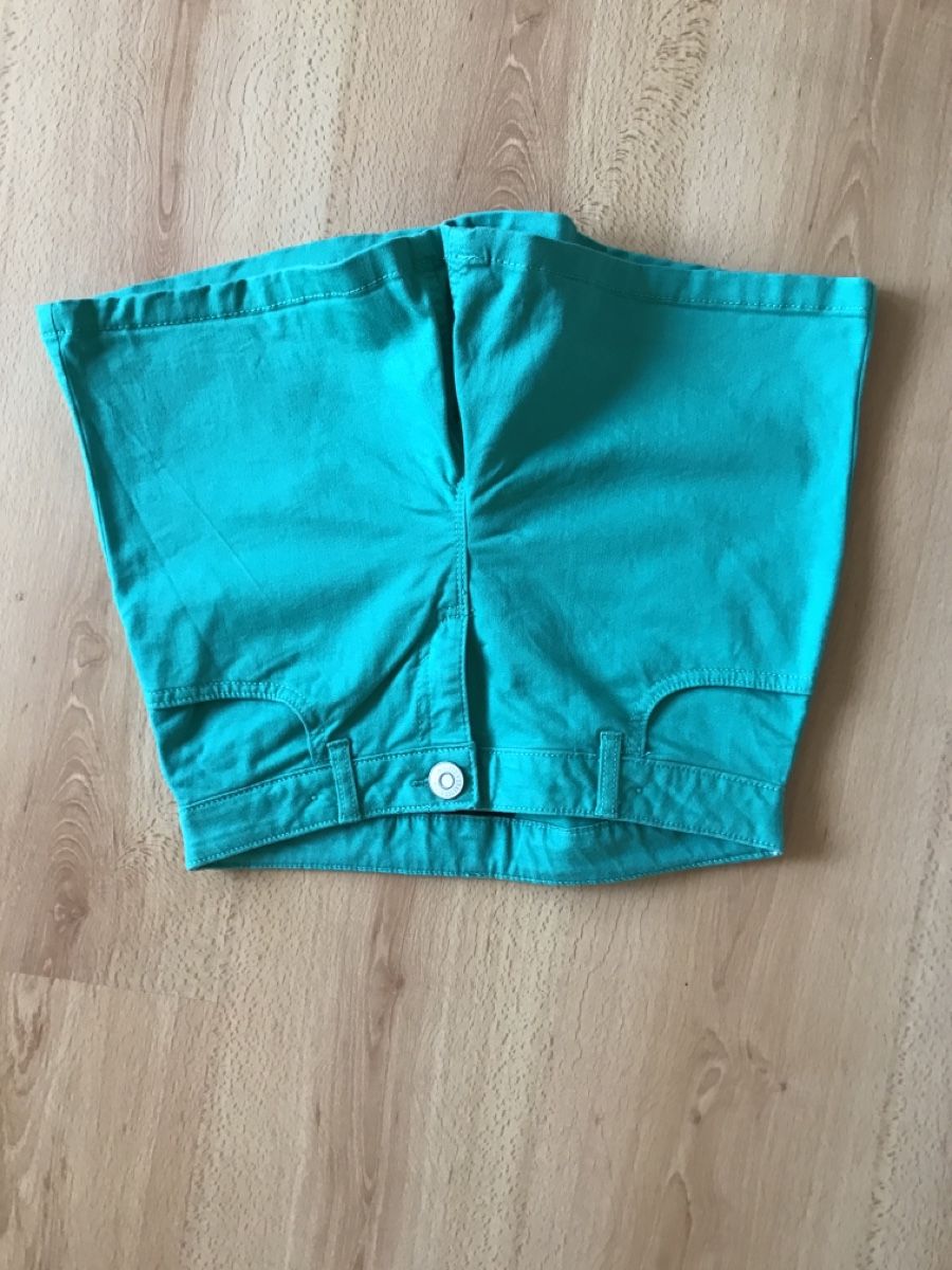 Hosen: Shorts 100% coton 8-9, 13 ans/ 140-158 cm – Gebraucht aus Tafers von ValKara 1