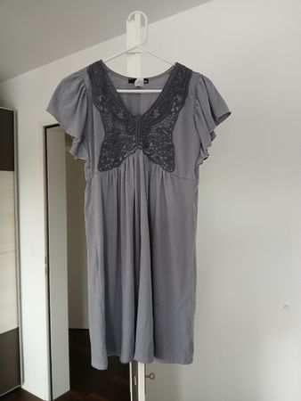 Beautiful dress, size M, grey, lace detail, cute summer top