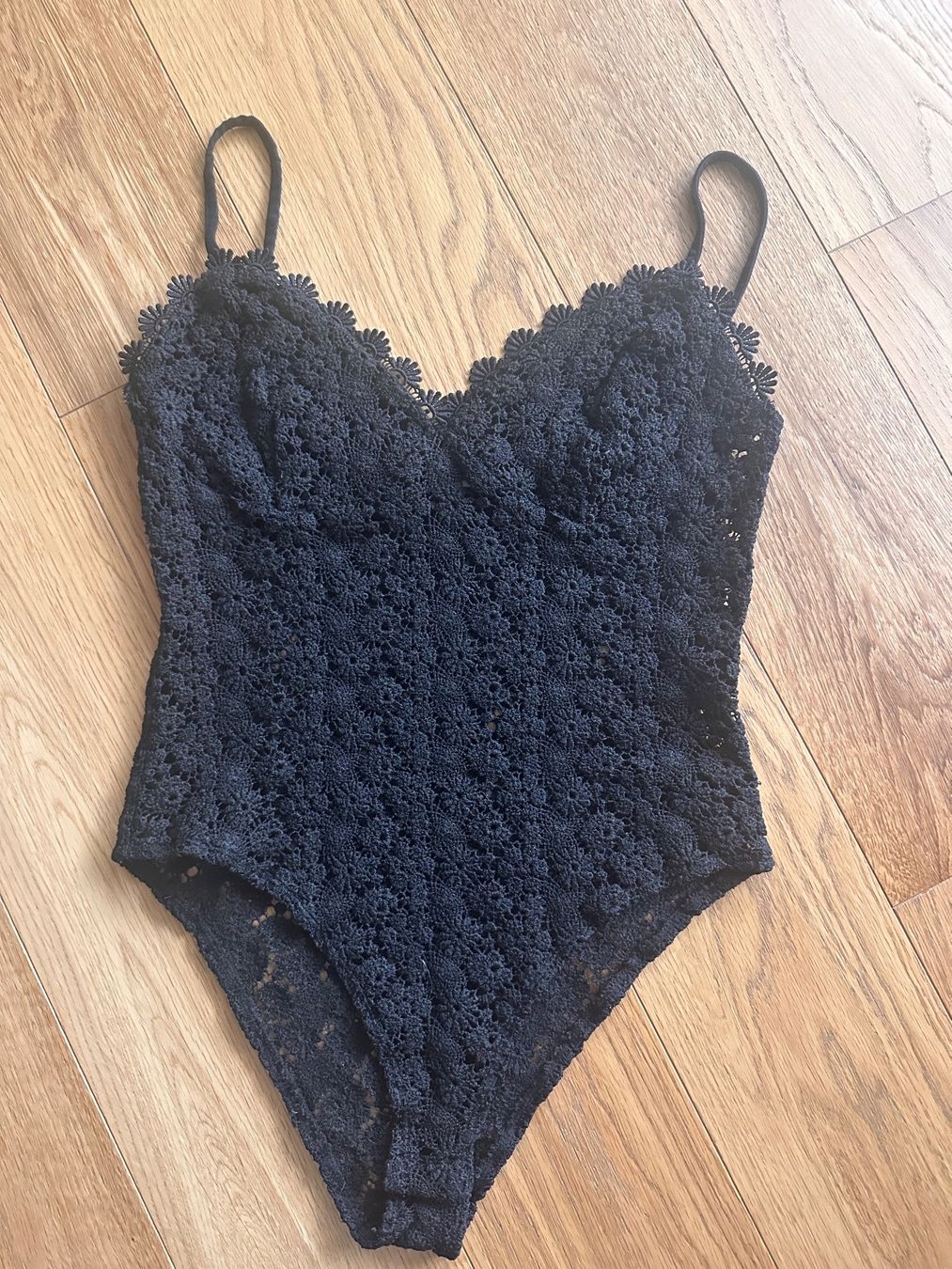 H&M Top: H&M body nie getragen s – Usato da Pfaffhausen venduto da Klaras_second_hand 1