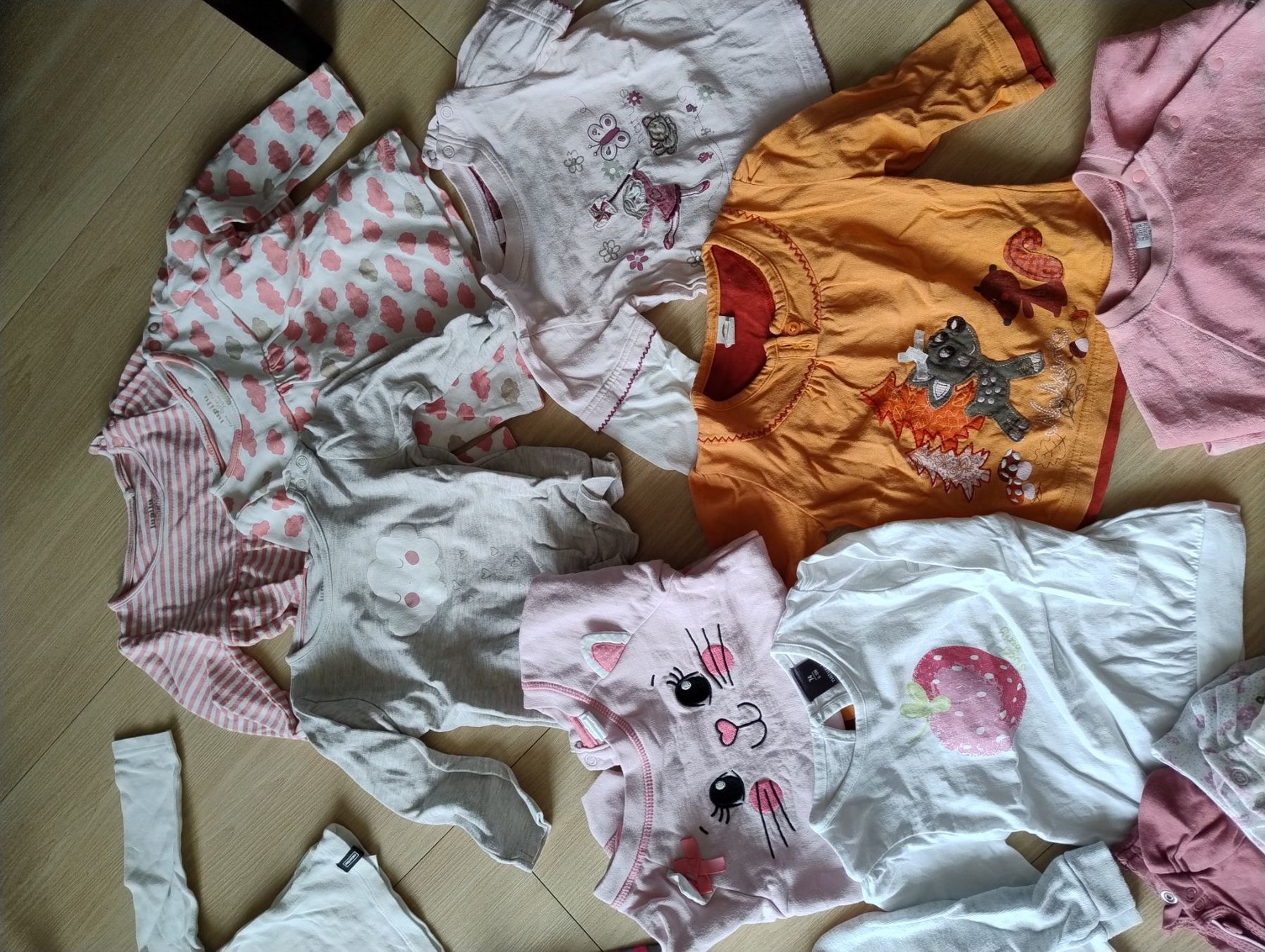 Lotti & Set di vestiti: Mädchenoberteile lang Gr. 74 – Usato da Bätterkinden venduto da livingdreams 2