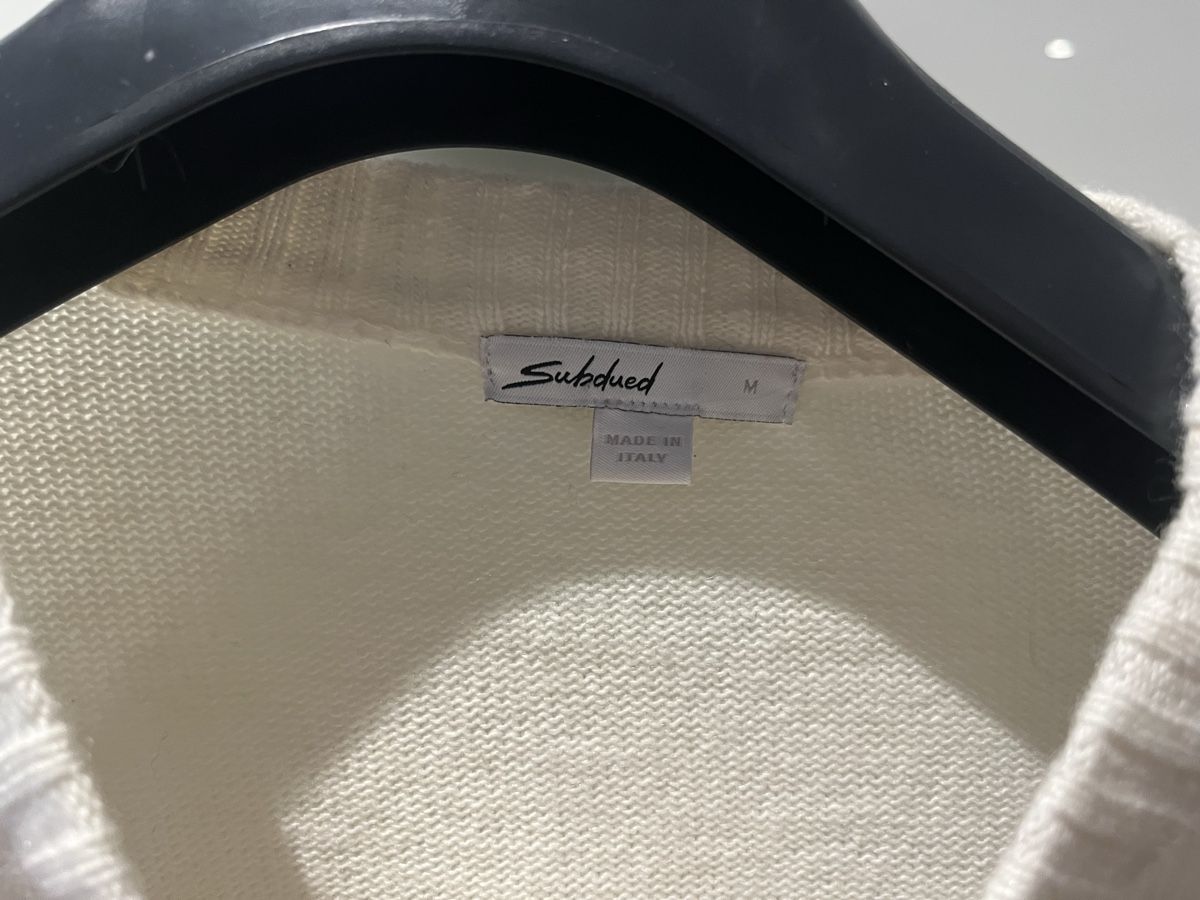 Maglioni & Felpe: Subdued Pullover weiss mit Schleifenmuster – Usato da St. Gallen venduto da lun_2szn 1