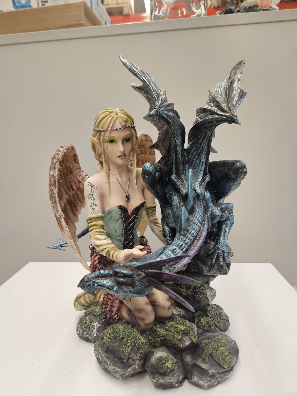 Statuette: Elfe mit Drachen – Nuovo (secondo la descrizione) da Dielsdorf venduto da Kenan997