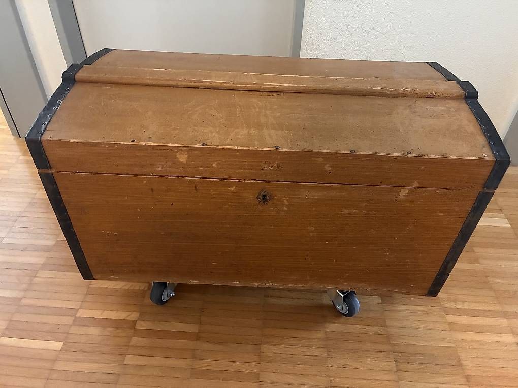 Coffres: Alte schöne Truhe  – D'occasion à Altendorf par SandraB04 1