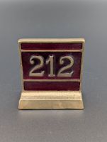 Vintage Tischnummer 212