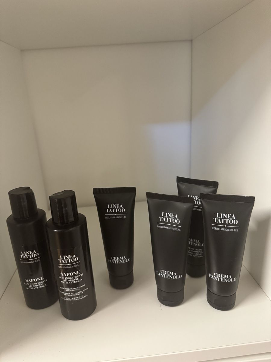 Altro per la cura del corpo: 4 x Crema e 2x sapone neutro per tattoo – Usato da Porza venduto da kaj_d5q7