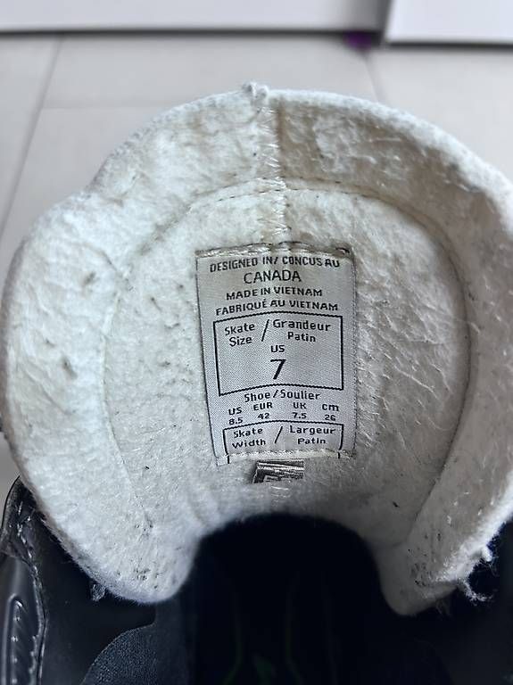 Ccm Schlittschuhe: CCM Ribcore 70K, 42, EE – Gebraucht aus Gibswil von bibus2008 1