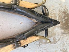 Antikes Kummet / Pferdegeschirr aus Holz & Leder