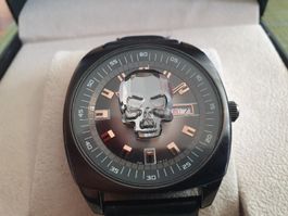 Automatic Uhr mit Saphirglas und Skull