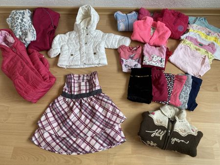 Nr. 13 Winterkleider, Grösse 74-80, in sehr gutem Zustand!