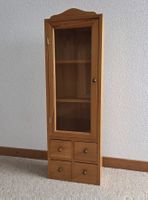 Vitrine / Hängeschrank aus Holz mit Glastüre.