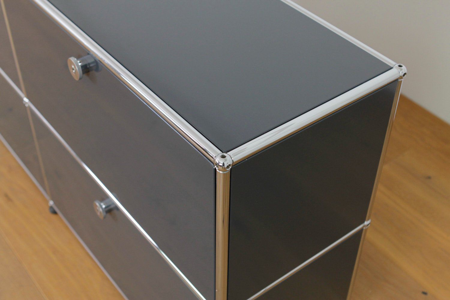 USM Cassettiere: USM Haller Sideboard Anthrazitgrau – Nuovo (secondo la descrizione) da Affoltern am Albis venduto da StudioStandard 4