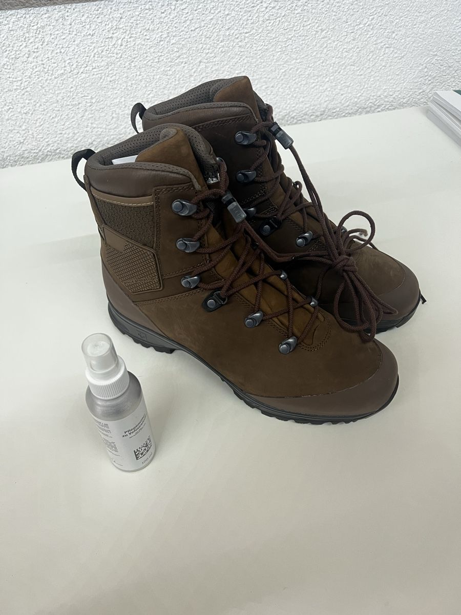 Schweizer Armee Herrenschuhe: Kampfstiefel 19 Leicht – Neu und originalverpackt aus Oberriet SG von Snens