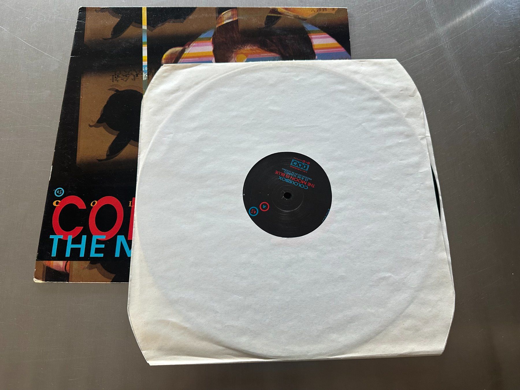 Dischi in vinile: COLOUR BOX 12 THE MOON IS BLUE - 4AD RECORDS – Usato da Sion venduto da jaipur1401 2
