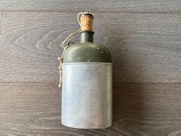Feldflasche Ord. 1932 MEWA 1940 und Becher BAG 1943