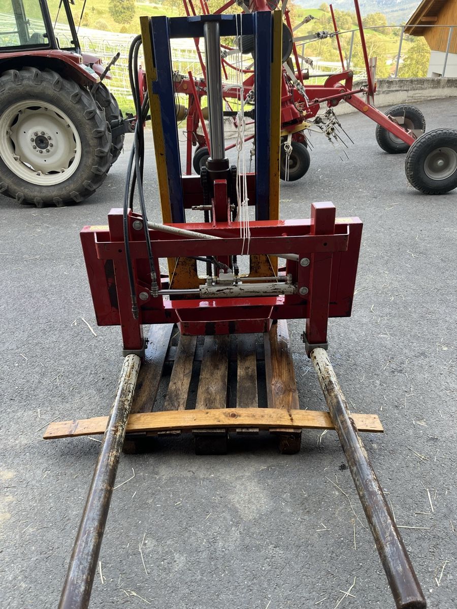 Stöcklin Gabelstapler & Hubwagen: Heckstapler mit Ballenzange – Gebraucht aus Matzendorf von Chm1 4