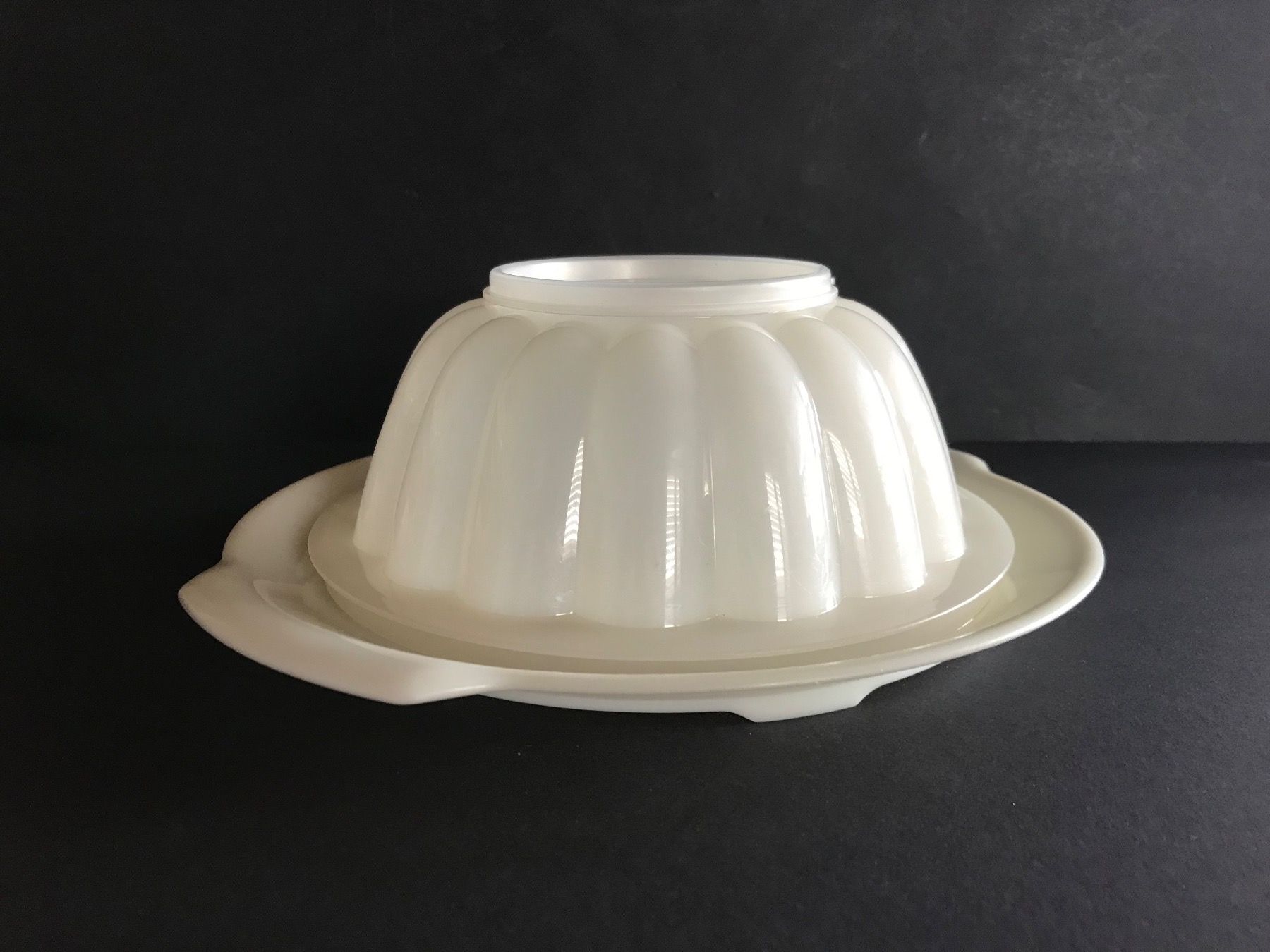 Contenitori & Simili: Puddingform TUPPERWARE Griess-/Milchreisform Sülzeform_1/2 – Usato da Däniken SO venduto da allerlei54