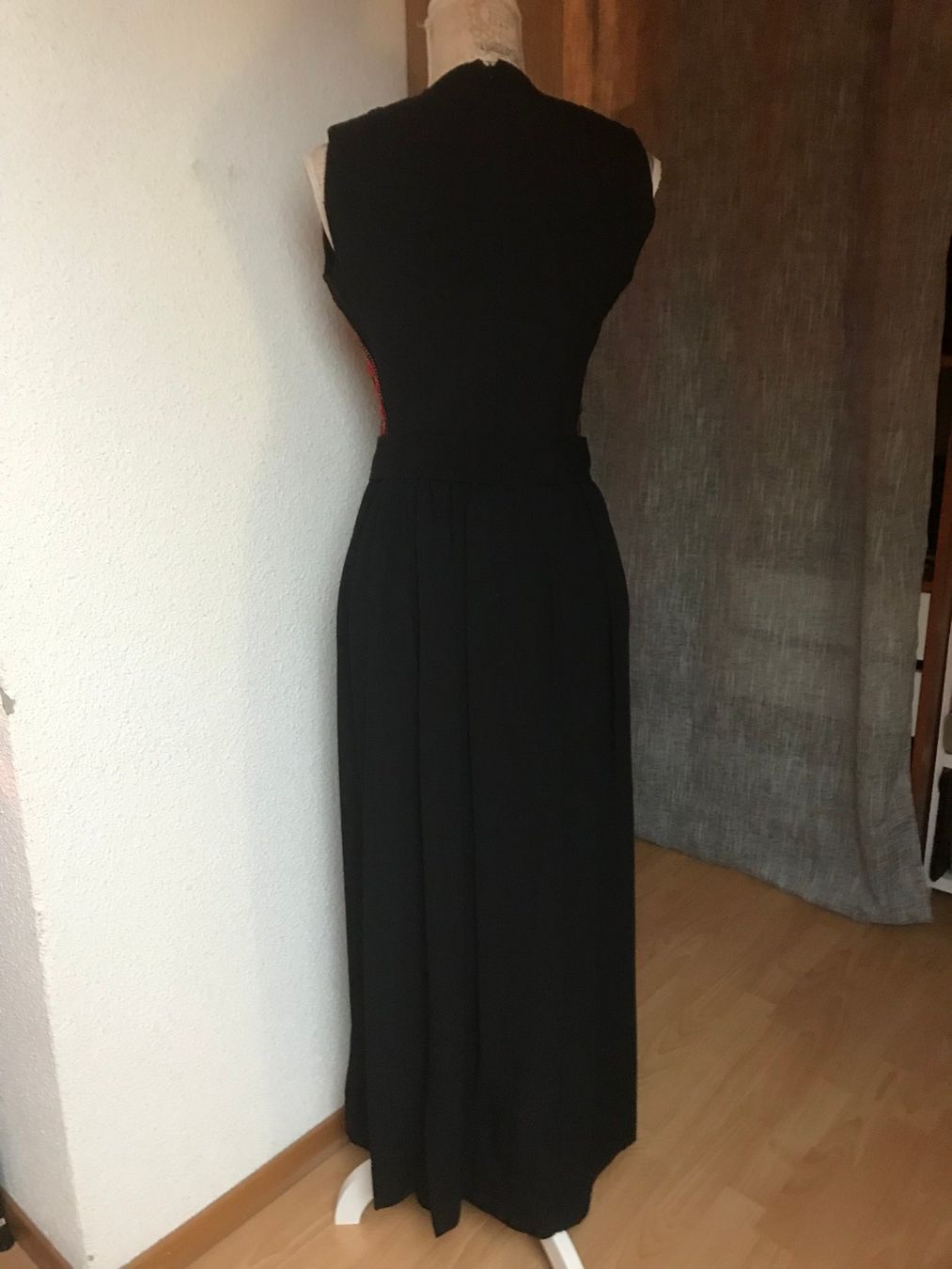 Vestiti: Robe longue marque Geneviève Paris – Usato da Gorgier venduto da chahn 1