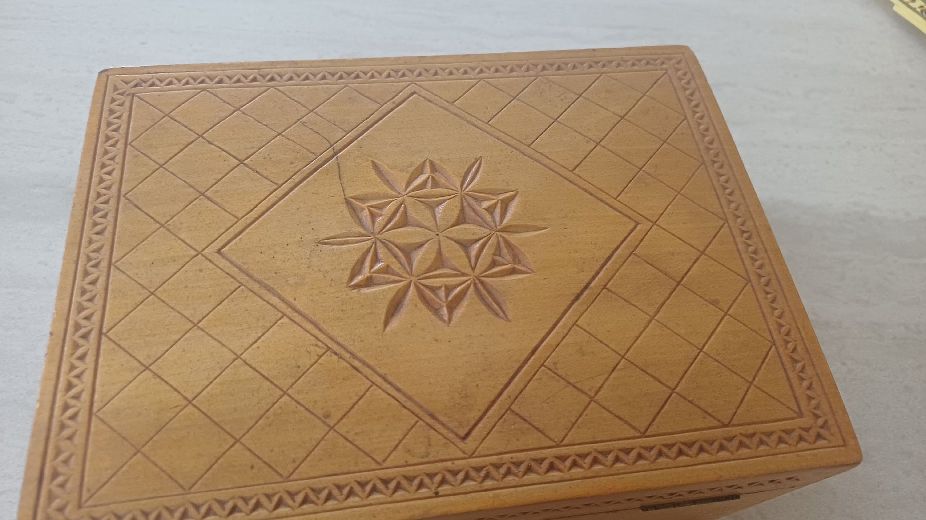 Coffres: Schöne Schatulle  – D'occasion à Flawil par Naphtali 9