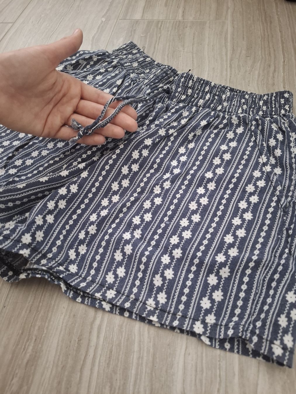Pantaloni: short bleu blanc taille S – Usato da Ecublens FR venduto da ame_y8tq 1