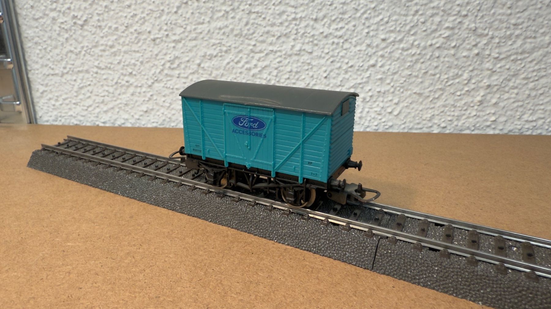 Lima Modelleisenbahnen: Lima Ford ACCESSORIES Güterwagen H0 / DC selten – Gebraucht aus Schlieren von rat_lq6b 5