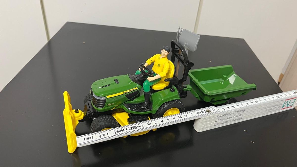 Bruder Giocattoli: Bruder Traktor Schneeschaufel – Usato da Frauenkappelen venduto da Solero6 1