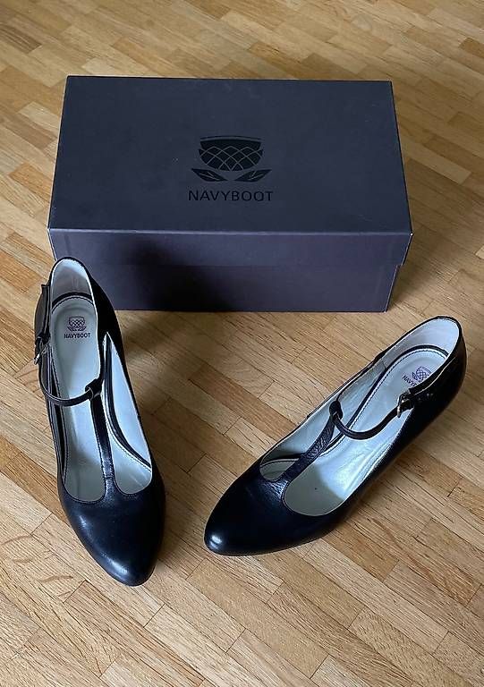 Scarpe da donna: Navyboot, Damenschuhe, Grösse 37.5 – Usato da Bern venduto da htbaxxter