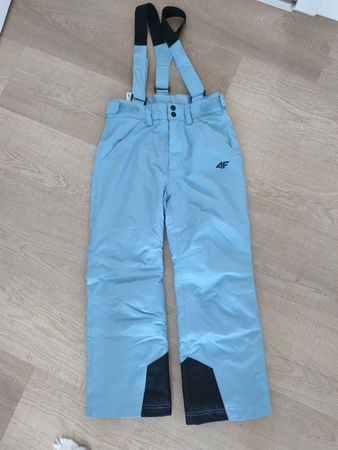 Skihose 4F hellblau mit Trägern guter Zustand