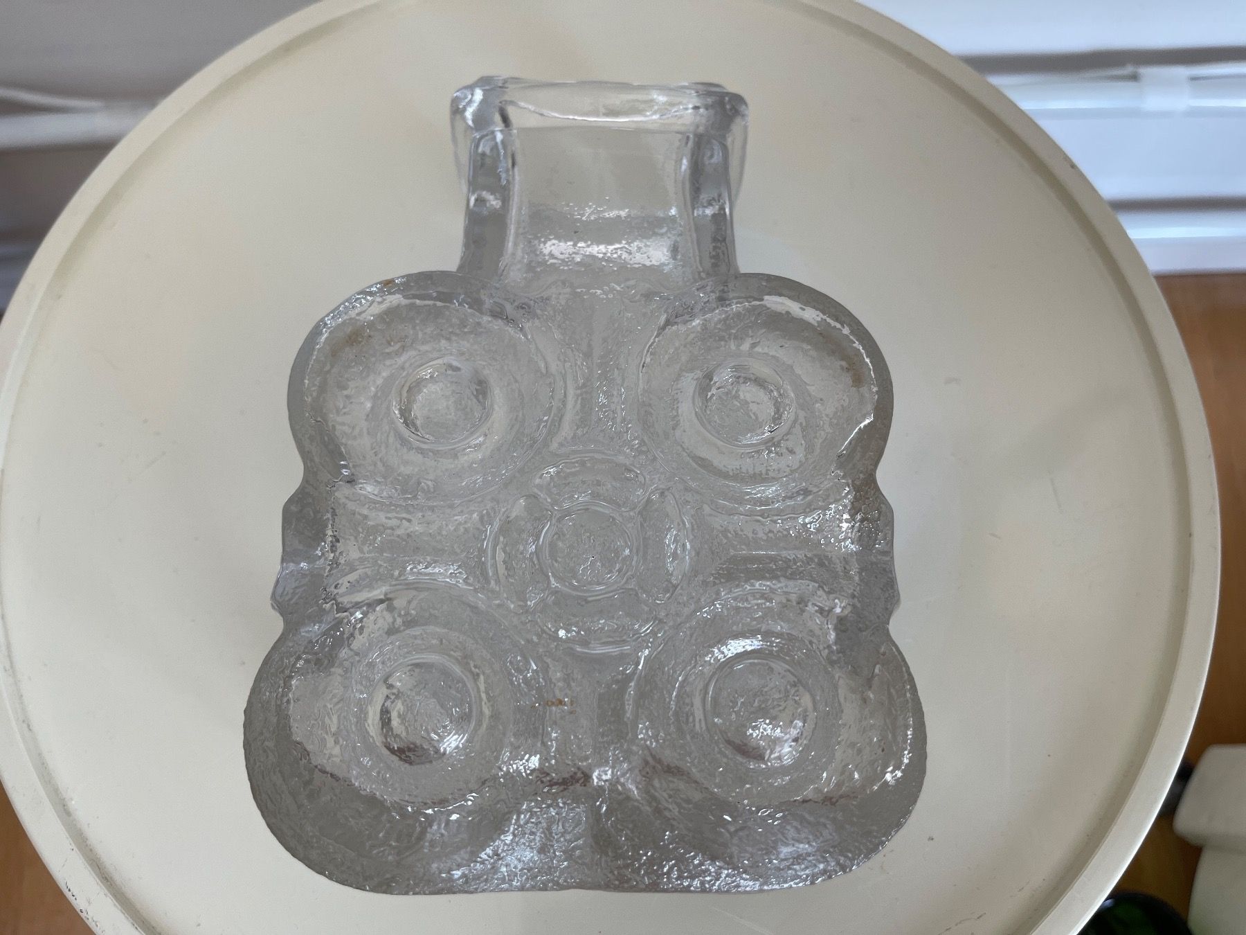 Vasen & Gefässe: Vase Glas Nanny Style Medium size sehr schwer – Gebraucht aus Nussbaumen AG von normajeanbaker