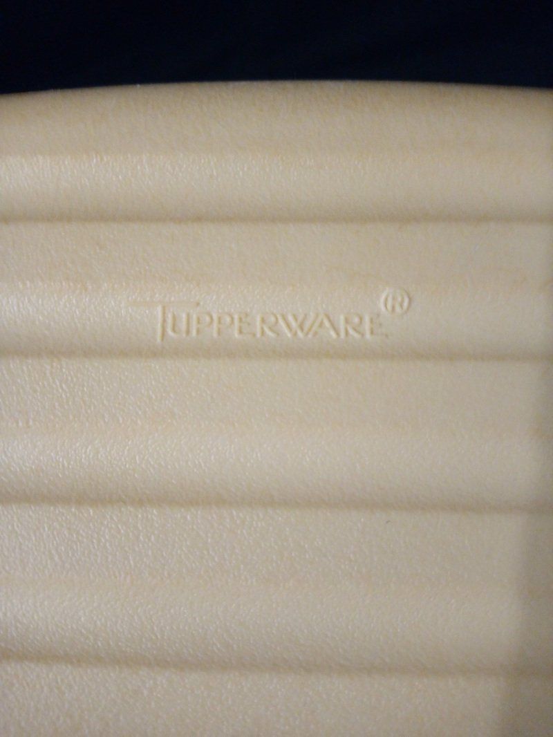 Tupperware Contenitori & Simili: 2tlg. TUPPERWARE Brotbehälter - Set Laibwächter / BreadSmart – Usato da Werdenberg venduto da EXA-Secondhand 4