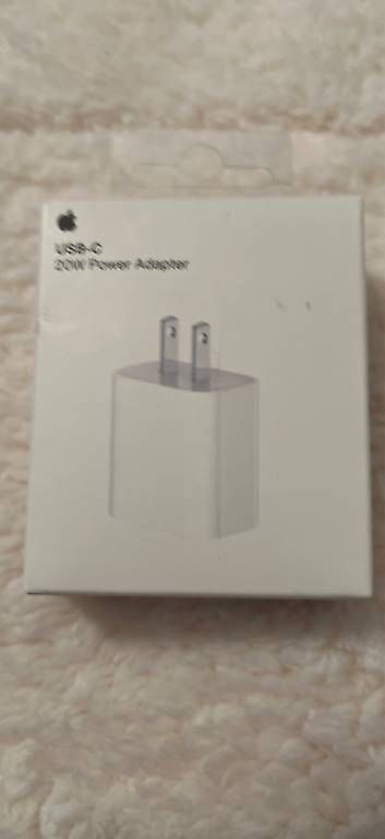 Apple Caricabatterie: NEU***USB C  23 W  POWER ADAPTER***für USA ... – Nuovo e nell'imballaggio originale da Zürich venduto da Ceca52