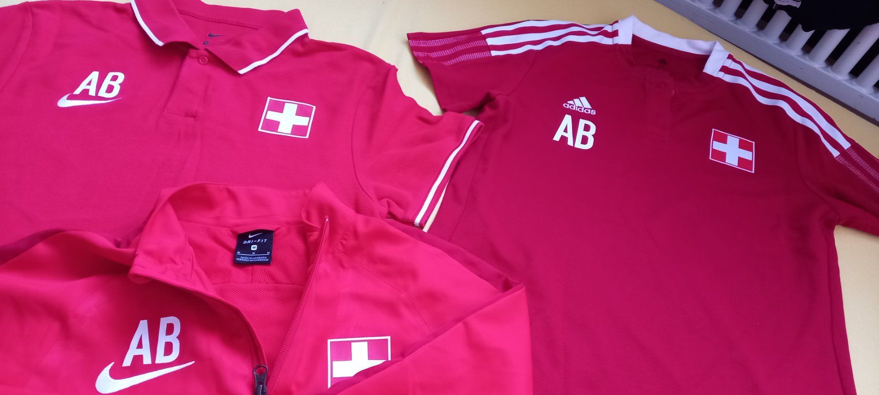 Nike Lotti di vestiti: Nike ,Adidas   M   Unisex – Usato da regensdorf venduto da nacobra 1
