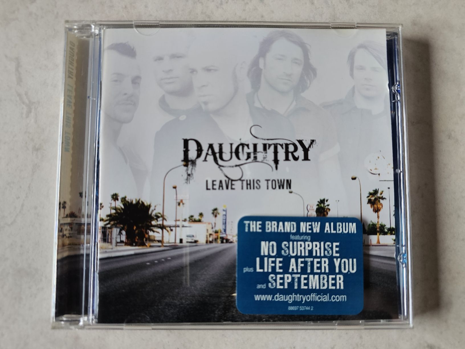 CDs: Daughtry  -  Leave This Town – Gebraucht aus Schneisingen von backstore24