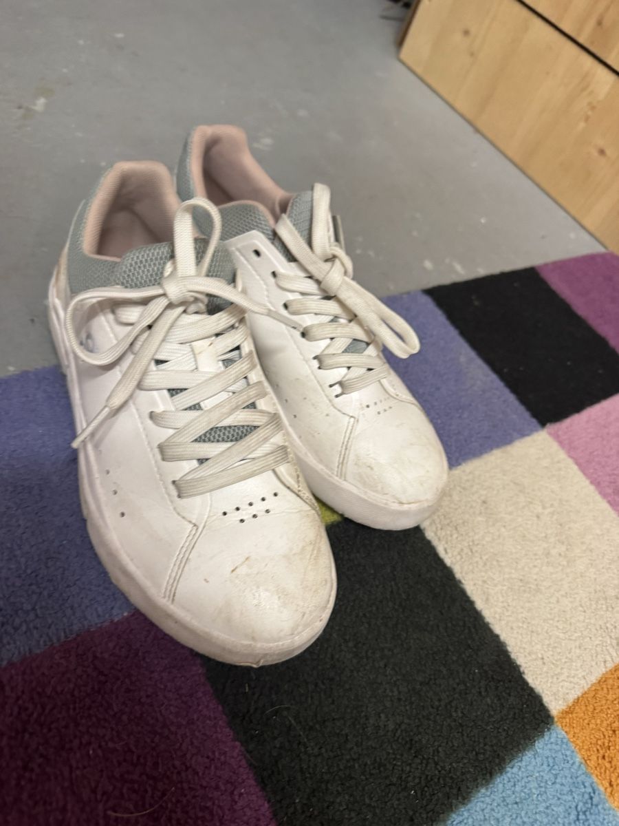 Scarpe da donna: On Sneaker - The Roger Advantage – Usato da Hägendorf venduto da laumatt 2