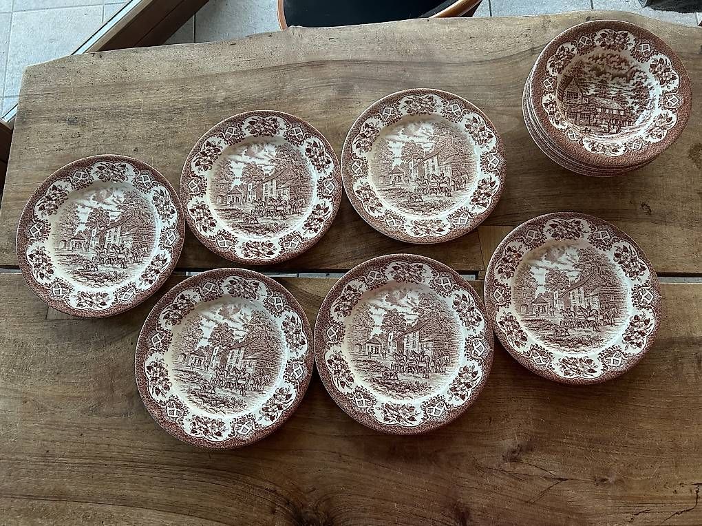 Set di piatti: Piatti inglesi England Iron Stone – Usato da novaggio venduto da cam_5stl 2