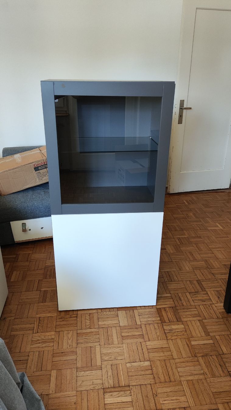Ikea Mobili TV: Modern TV Unit - Gray & White – Usato da Zürich venduto da iruedap 1