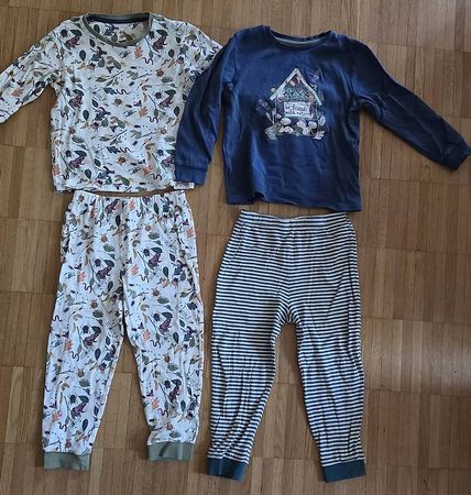 2x Pyjama Grösse 110-116 Natur & Käfer