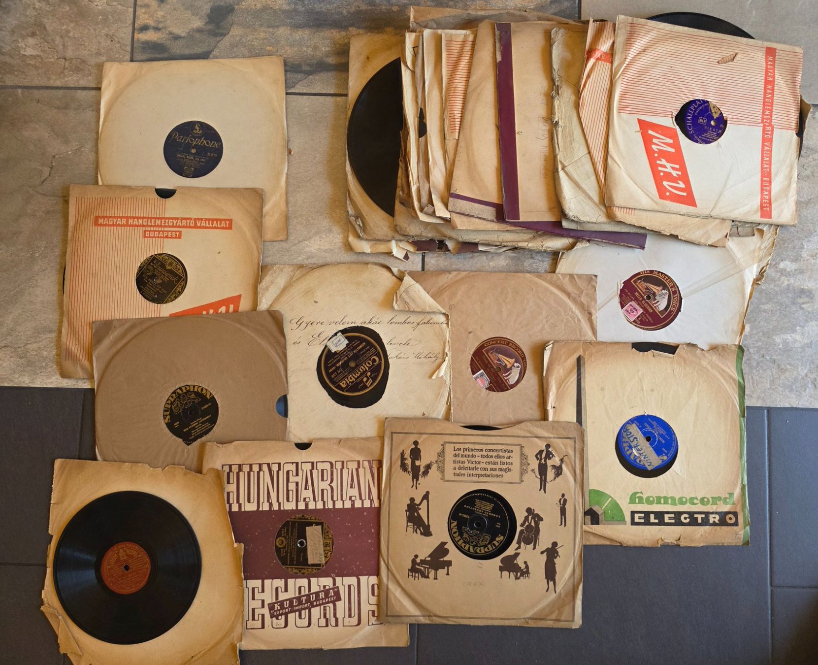 Plattenspieler: Gramophone inkl. Platten ab 1.- – Gebraucht aus Grindelwald von LeonhardG 3