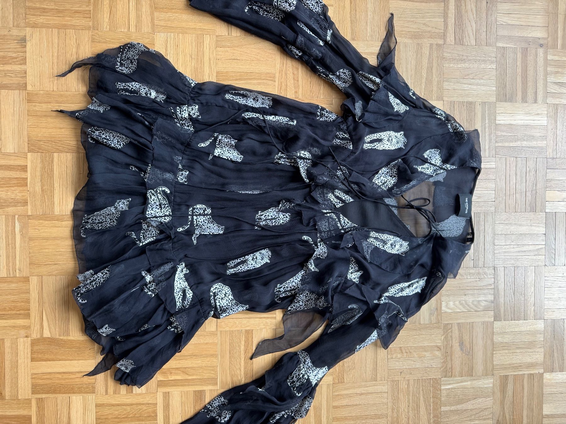Robes: Schwarzes gemustertes Kleid The Kooples – D'occasion à Wädenswil par theresa_soph