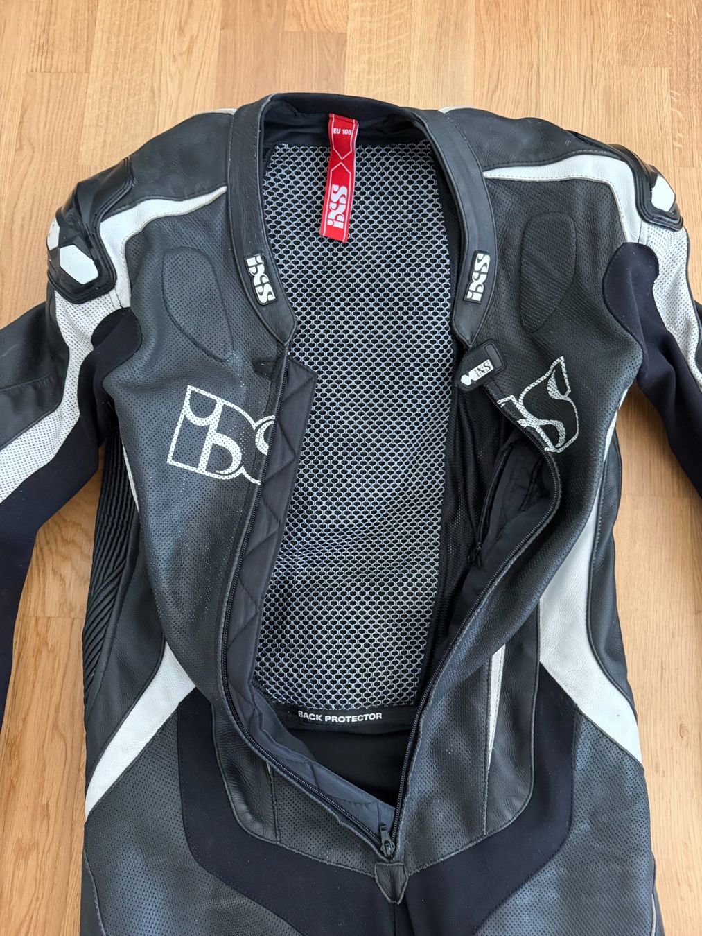IXS Giacche: Motorrad Lederkombi Einteiler schwarz iXS – Usato da Dübendorf venduto da tha_57ql 1