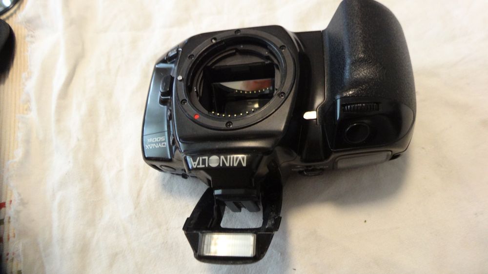 Minolta Fotocamera: MINOLTA DYNAX 500si SPI REF AF FILM KAM.NUR GEHAUSE.LÄÜFT – Usato da zürich venduto da ahmad01